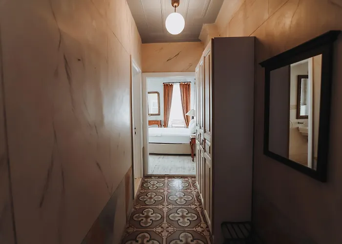 Mini-hôtel Tashmahal 3*